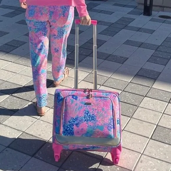 NEW Lilly Pulitzer Printed Under The Seat Carry On - Picture 12 of 16